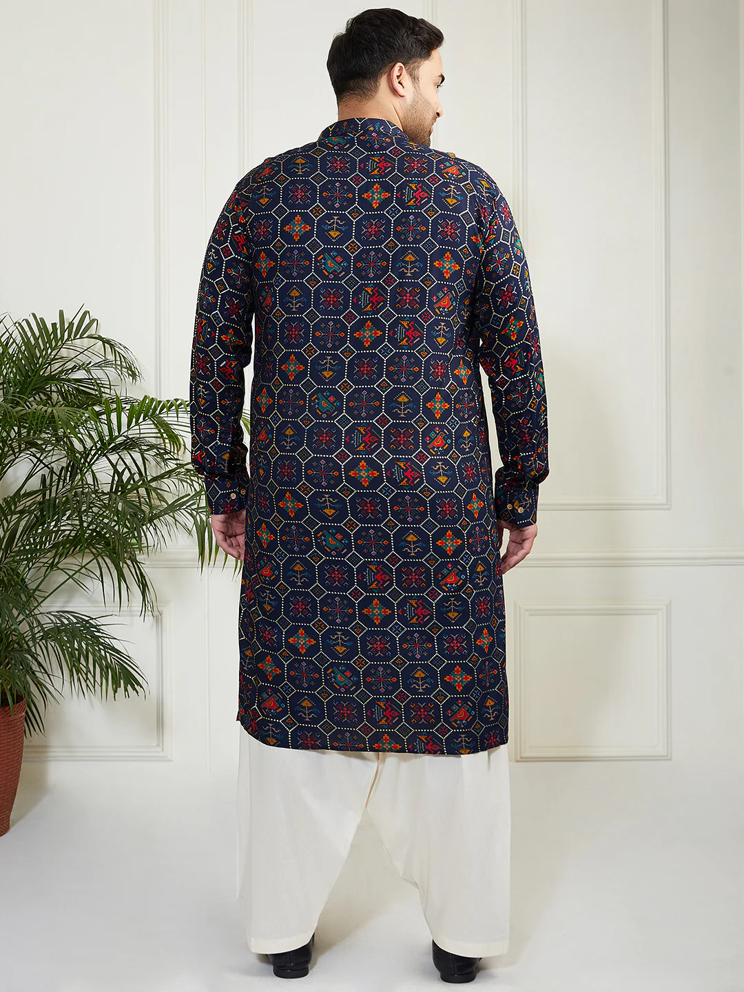 Plus Men's Blue And Cream Cotton Blend Kurta And Patiala Set - Image 5